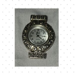 Elegant Silver Quartz Watch Face